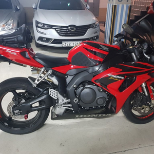 cbr1000rr 팝니다