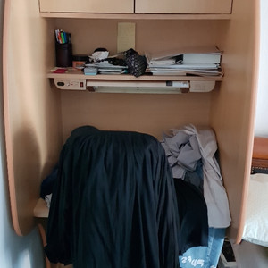 독서실 책상 무료나눔합니다.