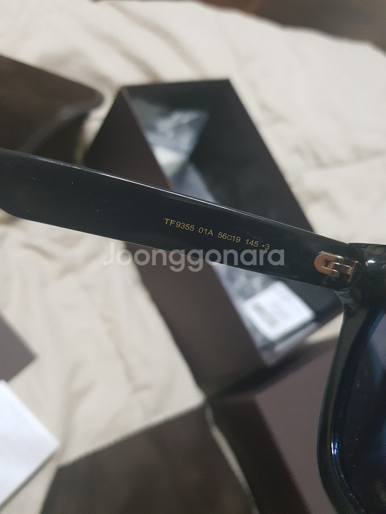 톰포드 선글라스 FT9355 팝니다. 내용O--3