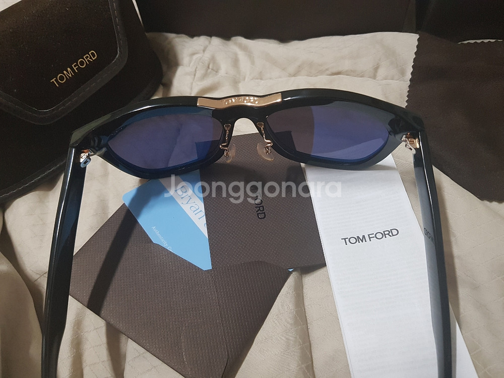 톰포드 선글라스 FT9355 팝니다. 내용O--4
