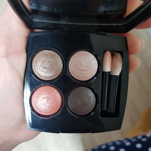 샤넬 레 꺄트르 옹브르 204 가격내림