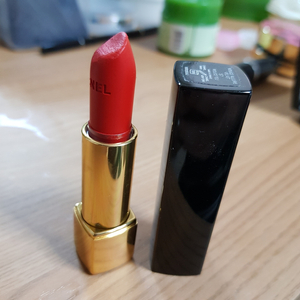 샤넬 루쥬 알뤼르 벨벳 57