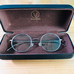 TEAM VERRIS 안경 판매합니다