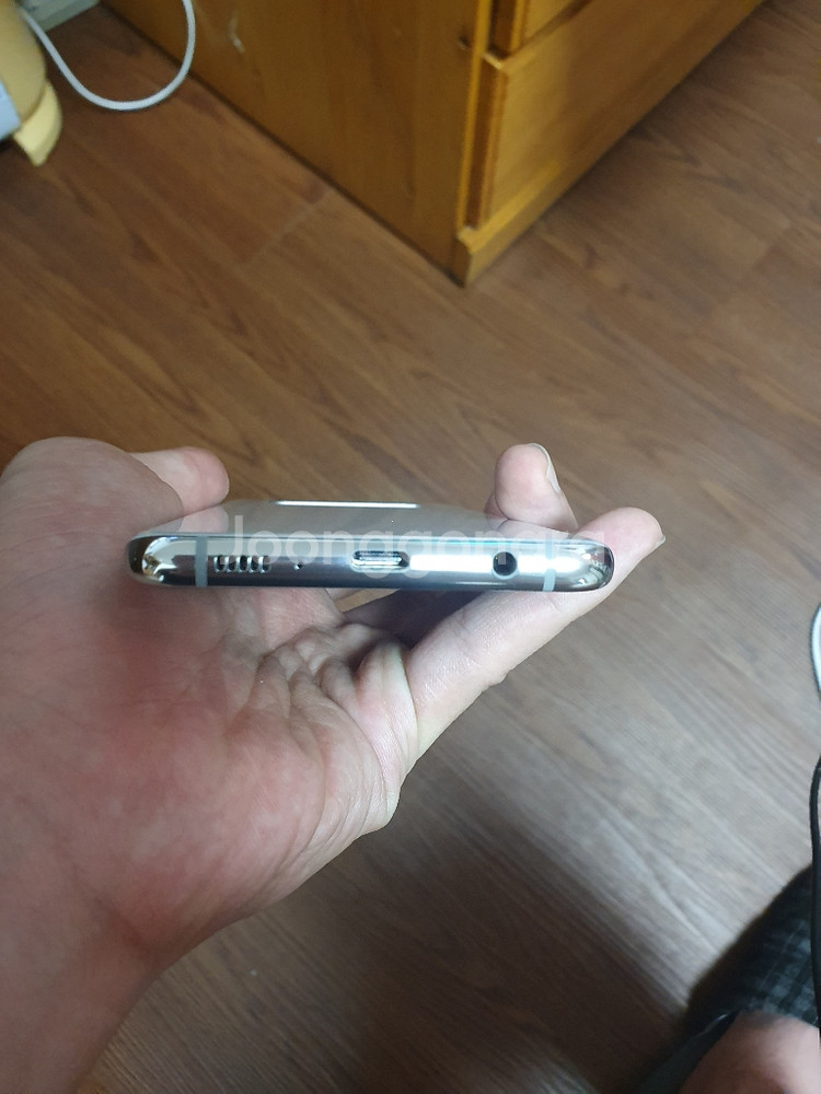 갤럭시 S10플러스 128GB 프리즘화이트 초S급 풀박--3