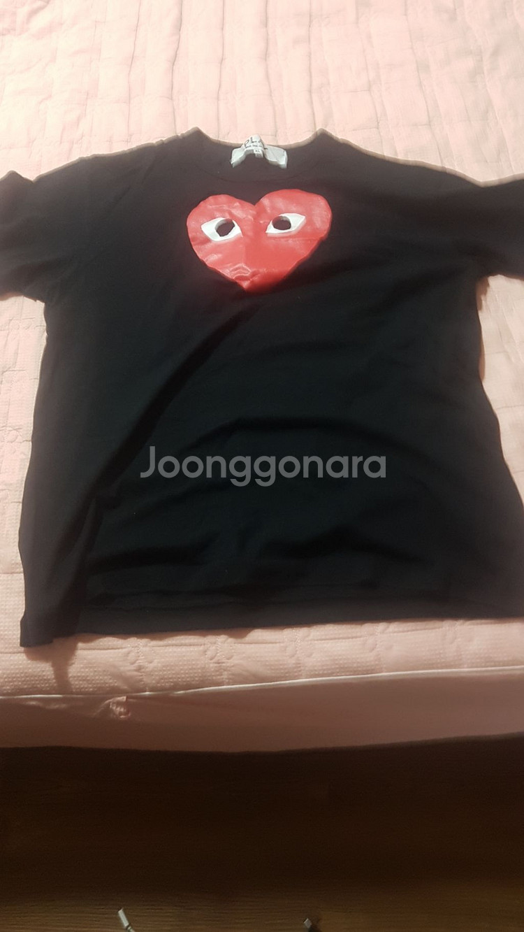  꼼데가르송 빅하트 반팔(남) 정품 한번 입음--0