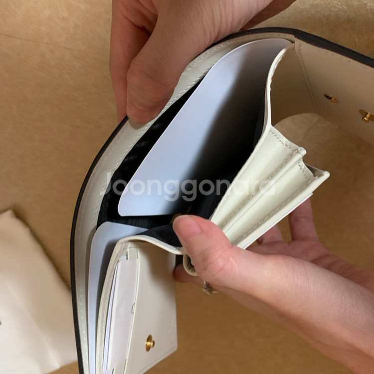 새상품)구찌 풀구성 정품 실비반지갑 화이트 마지막 가격--6