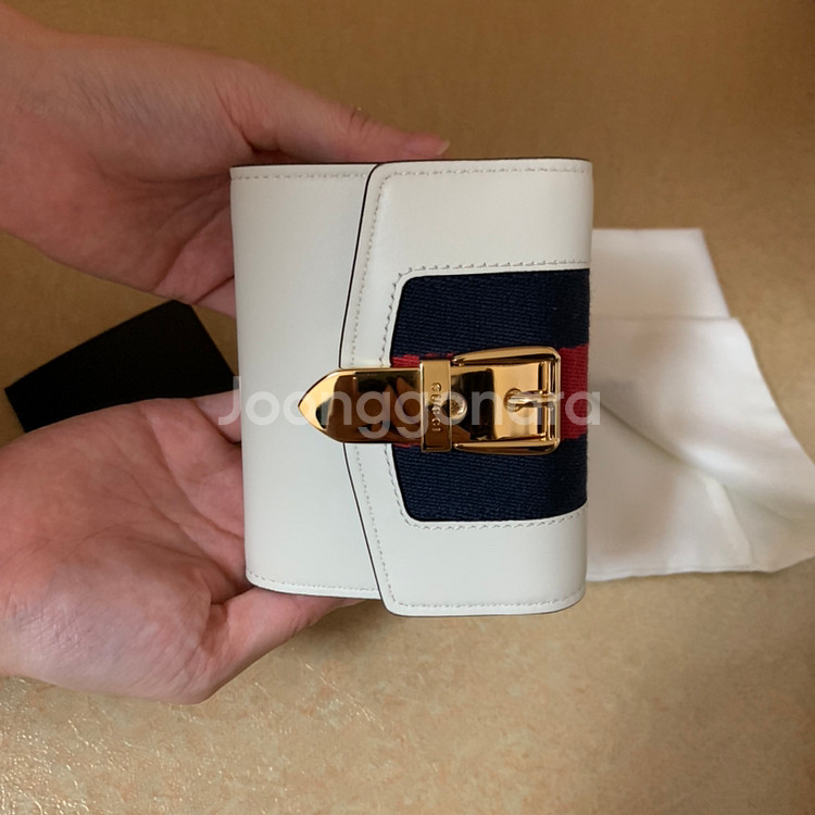 새상품)구찌 풀구성 정품 실비반지갑 화이트 마지막 가격--8