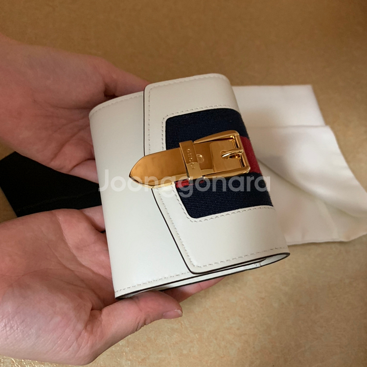 새상품)구찌 풀구성 정품 실비반지갑 화이트 마지막 가격--9