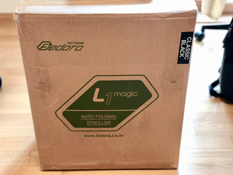 자동폴딩 휴대용유모차 팝니다(페도라L1매직)--1