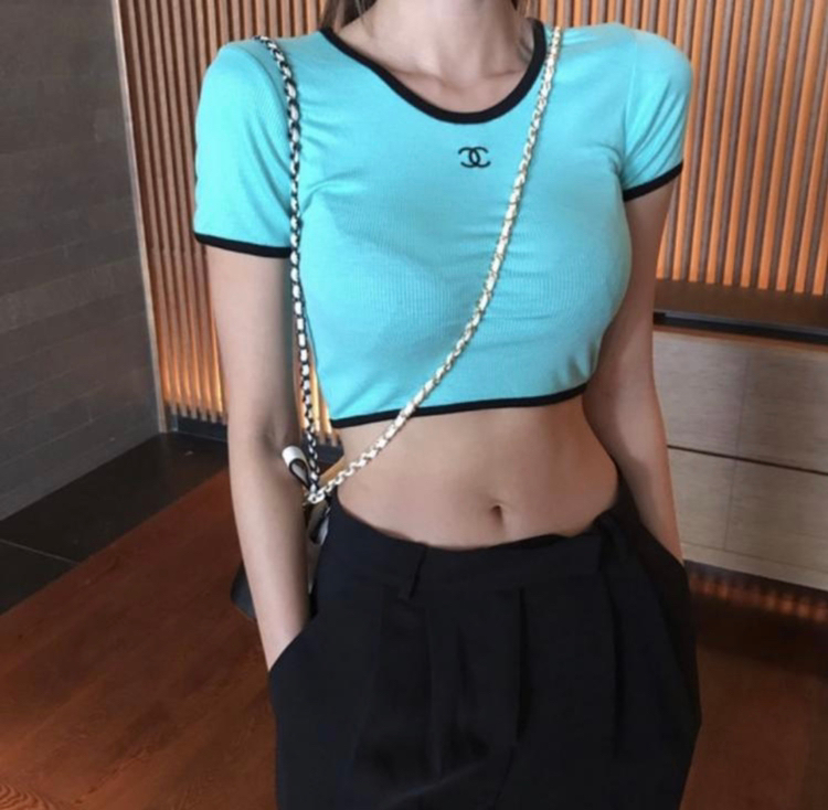 제니티셔츠 제니 샤넬 인간샤넬 샤넬크롭티 이미지