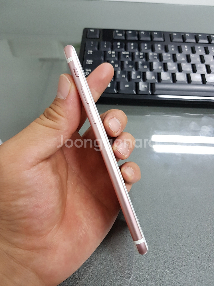 아이폰7 128기가 로즈골드 정상해지된A급 공기계팝니다--2