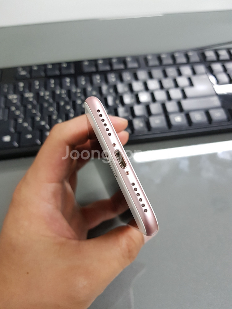 아이폰7 128기가 로즈골드 정상해지된A급 공기계팝니다--3