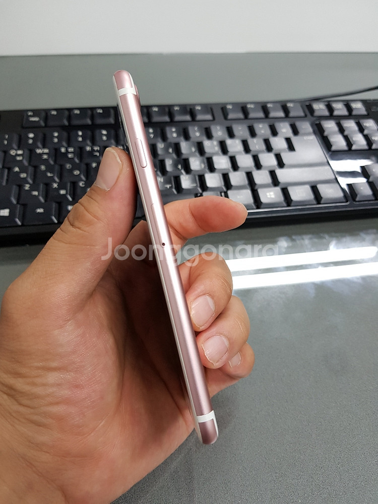 아이폰7 128기가 로즈골드 정상해지된A급 공기계팝니다--4