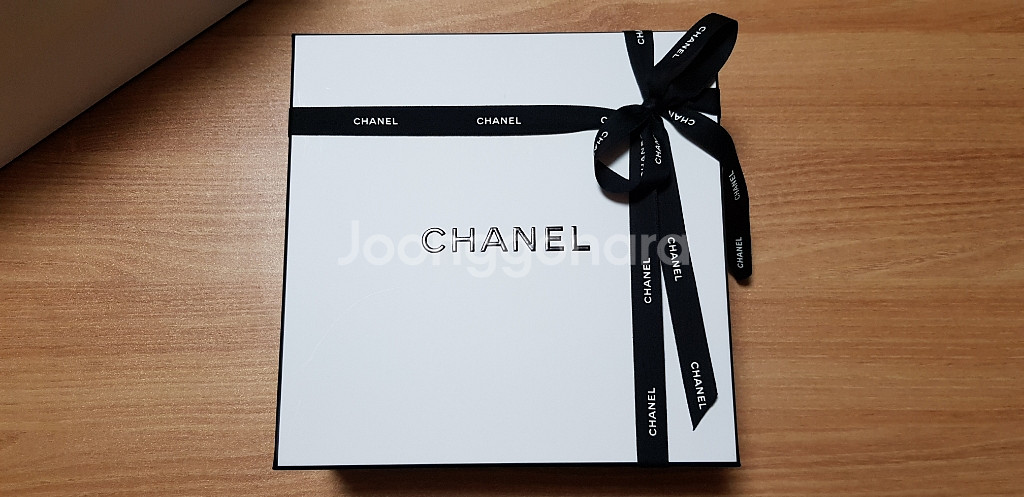 샤넬 에센스,크림,썬크림 미개봉 새상품 판매합니다^^--1