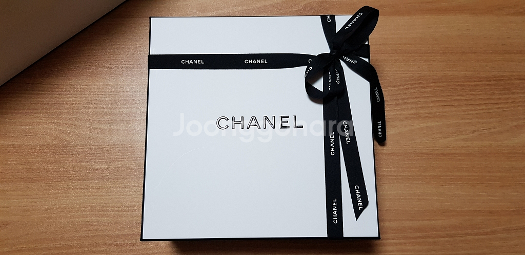 샤넬 에센스,크림,썬크림 미개봉 새상품 판매합니다^^--7