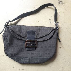 FENDI 펜디 made in italy
파우치 토트백