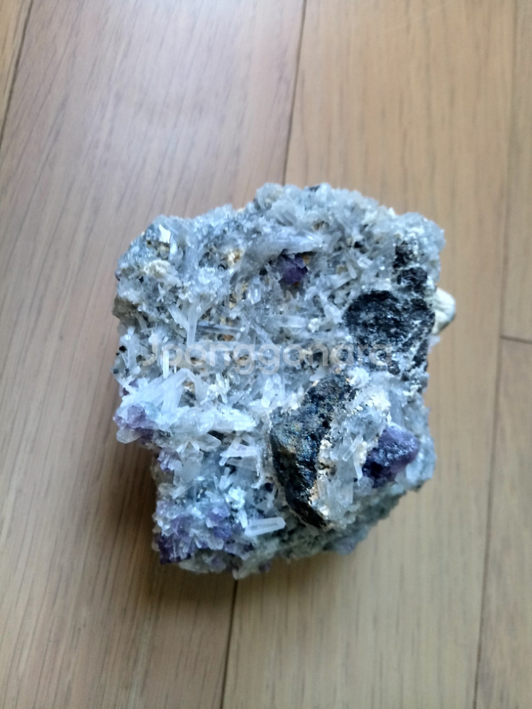 플루라이트(형석)&파라이트(황철석)&수정--1