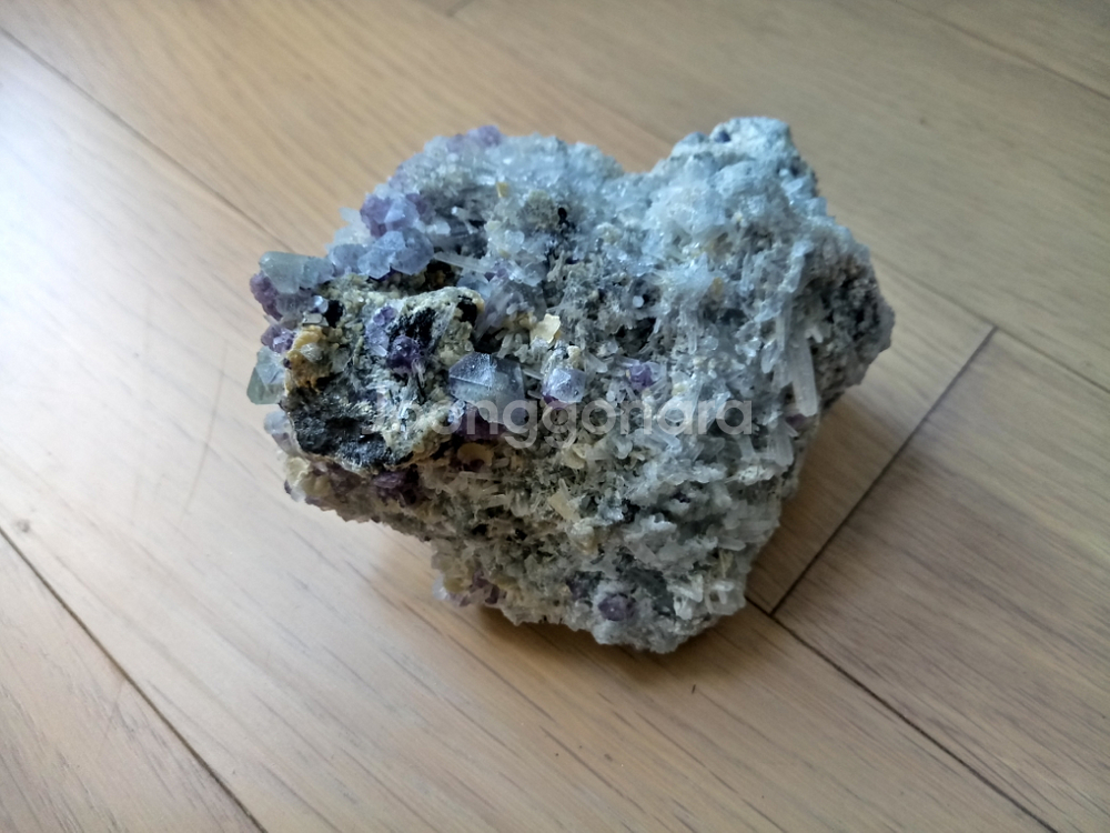 플루라이트(형석)&파라이트(황철석)&수정--3