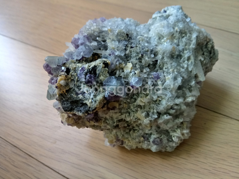 플루라이트(형석)&파라이트(황철석)&수정--5