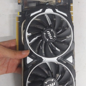 msi 1070ti 아머 30만 팝니다