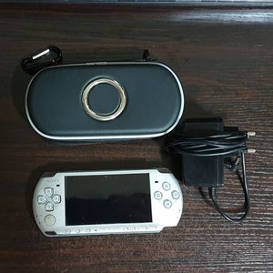 psp3005+충전기+파우치 팝니다