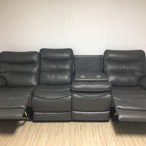 4인 리클라이너소파 (컵홀더기능포함.상태양호) 