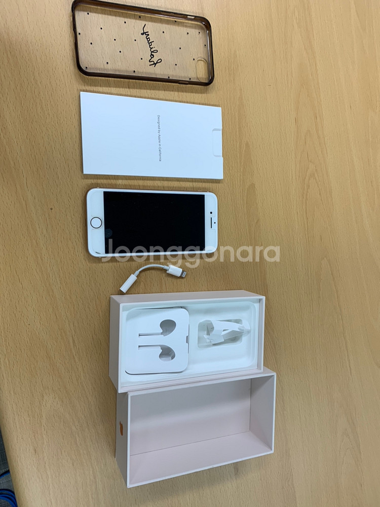 아이폰8 골드 64g--1