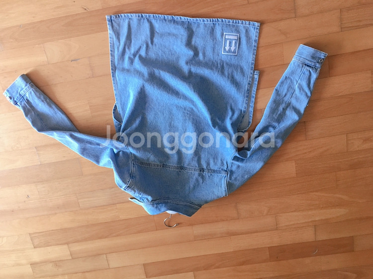 18 f/w offwhite 데님 자켓 40size팝니--1