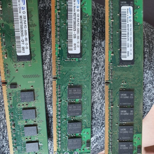 DDR2 RAM 1gb 2개 2gb 1개.