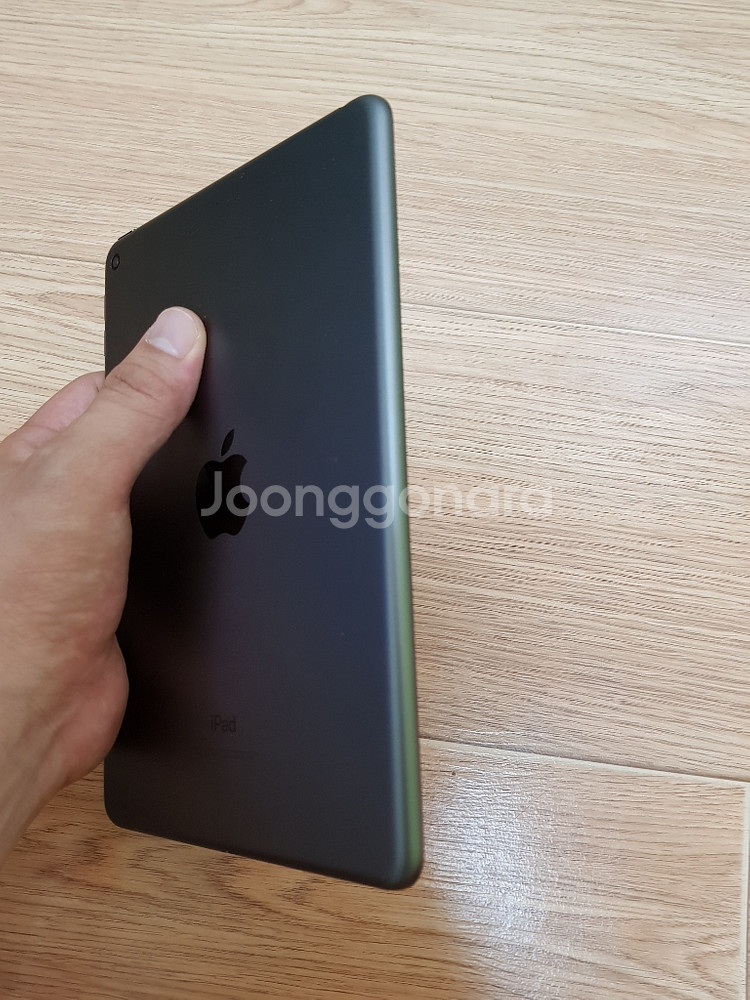 아이패드미니5 64기가 블랙 와이파이용팝니다--5