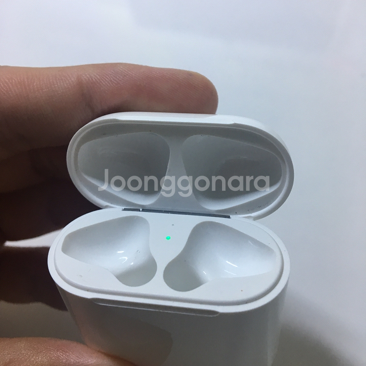 에어팟1세대 본체 팔아요--2