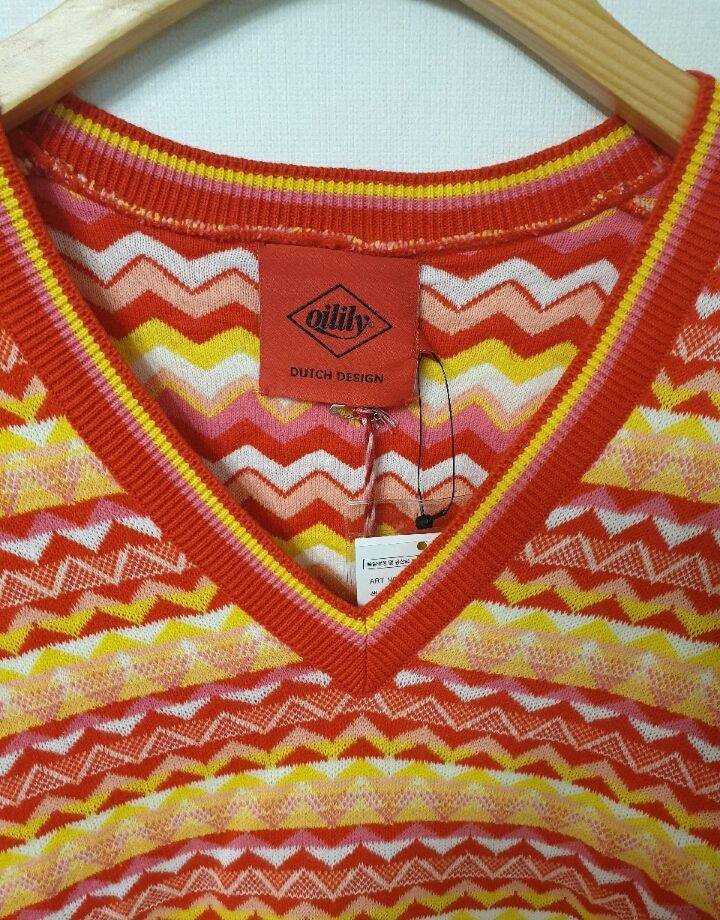 오일릴리 V라인 반팔 니트--1