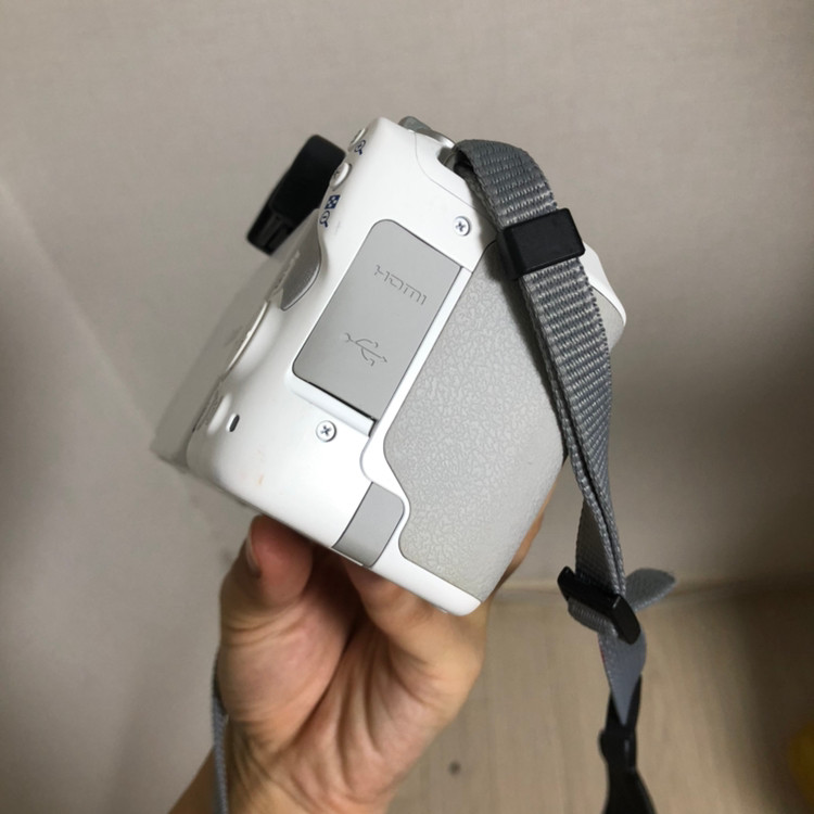 캐논 200D 화이트 (급) 팔아요--2