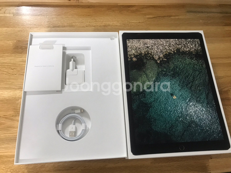 아이패드 프로2세대 셀룰 256, 정품 키보드 케이스--5