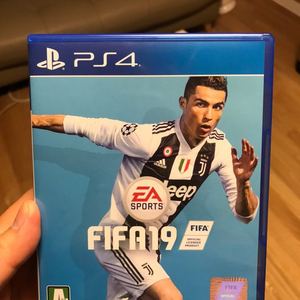 ps4 fifa19신품급 코드미사용 판매해요!