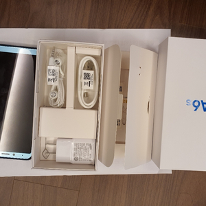 갤럭시A6S RAM6G/64G 신동급 팝니다.