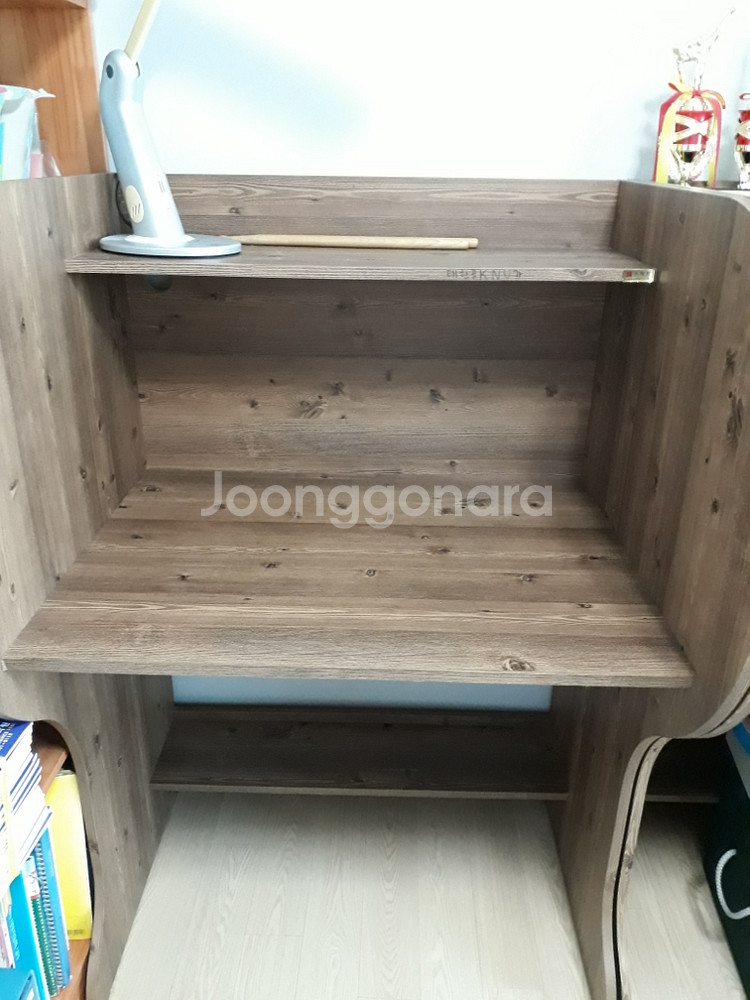 독서실책상 --0