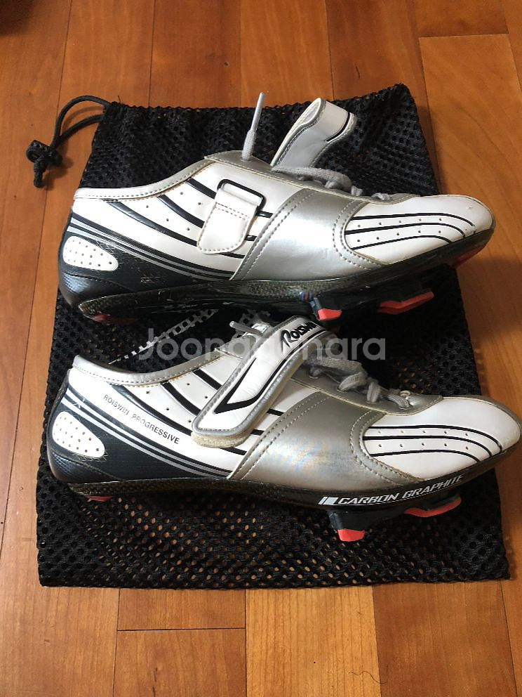 로이스윈 클릿슈즈 판매합니다.--3