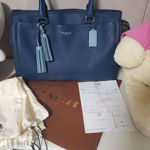 새상품 코치 롯배구매정품 최고급가죽 토드백