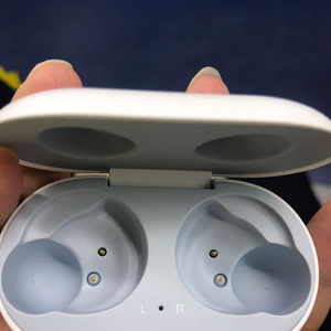 sm-r170eArbuds 겔럭시버즈 충전케이스
