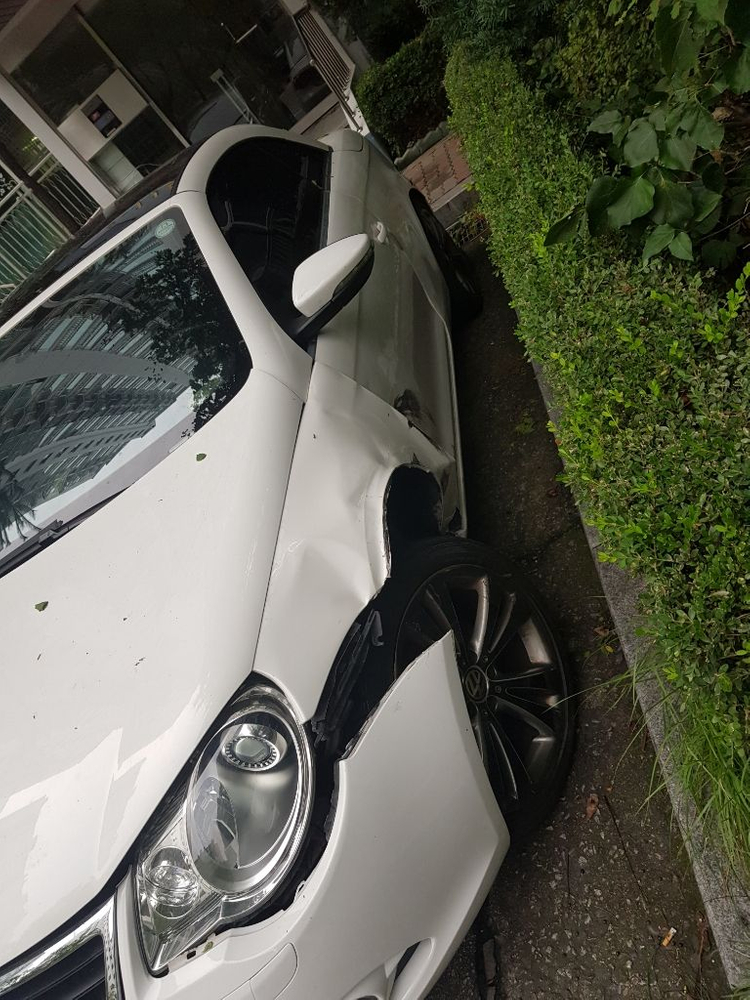 폭스바겐 이오스 2.0 TFSI--1