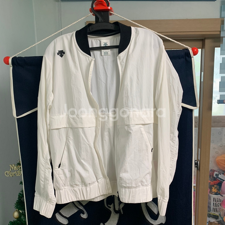 데상트 바람막이--0