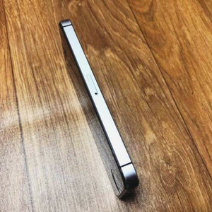 아이폰 se 색깡 스페이스그레이색 배터리 성능 99퍼.