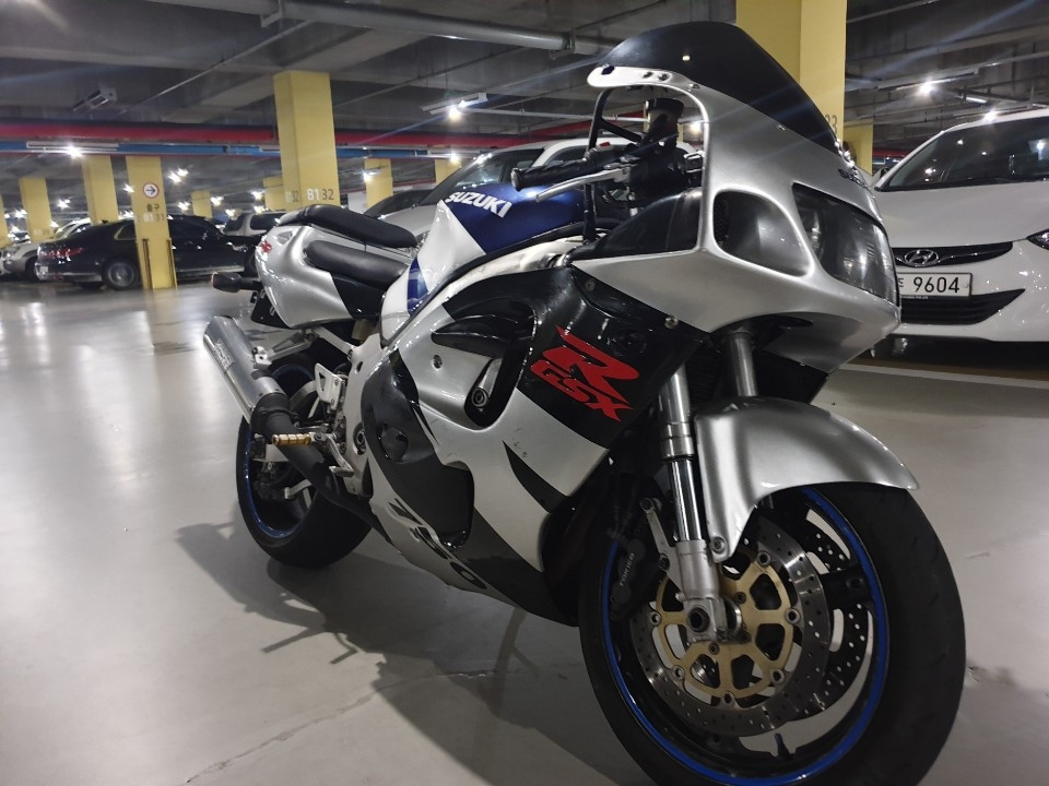 gsx r750--6
