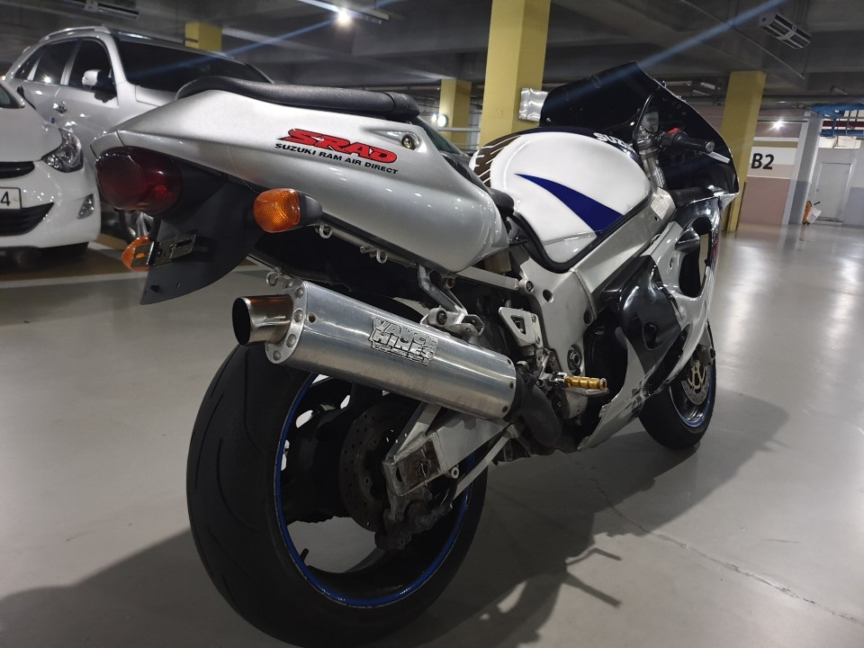 gsx r750--7