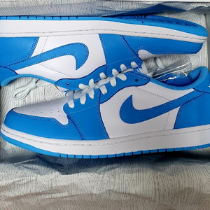 조던1 sb 로우 unc 295사이즈