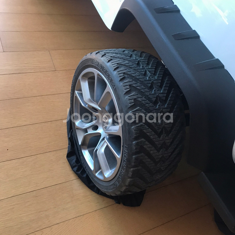 헤네스 브룬T 879--3