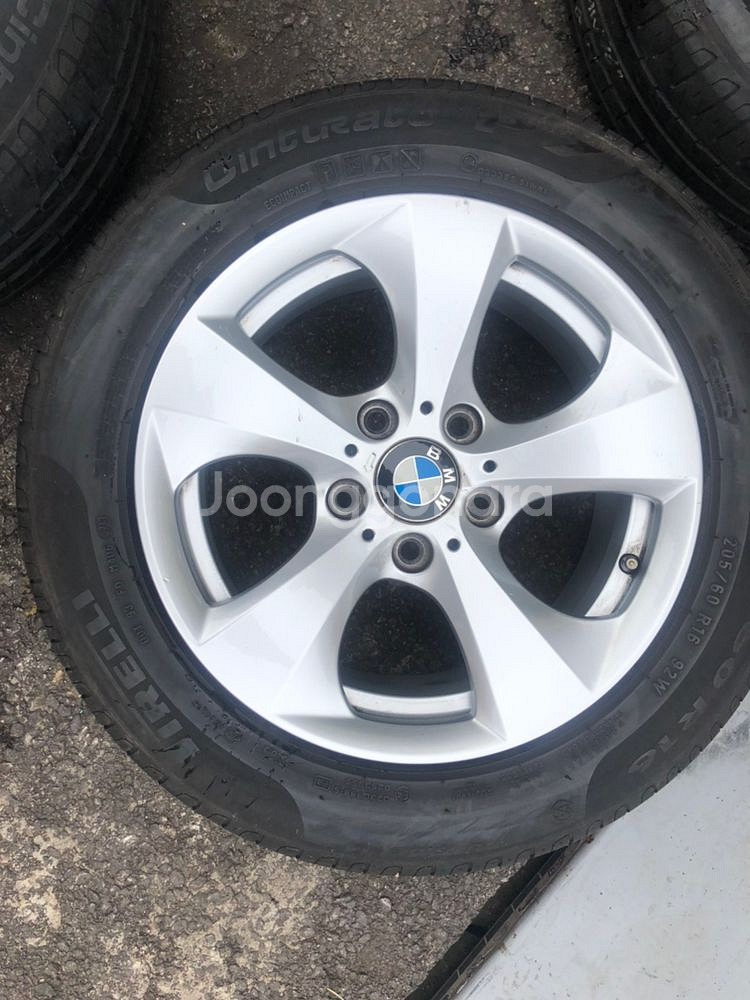 BMW320d 순정 16인치 휠 타이어--1