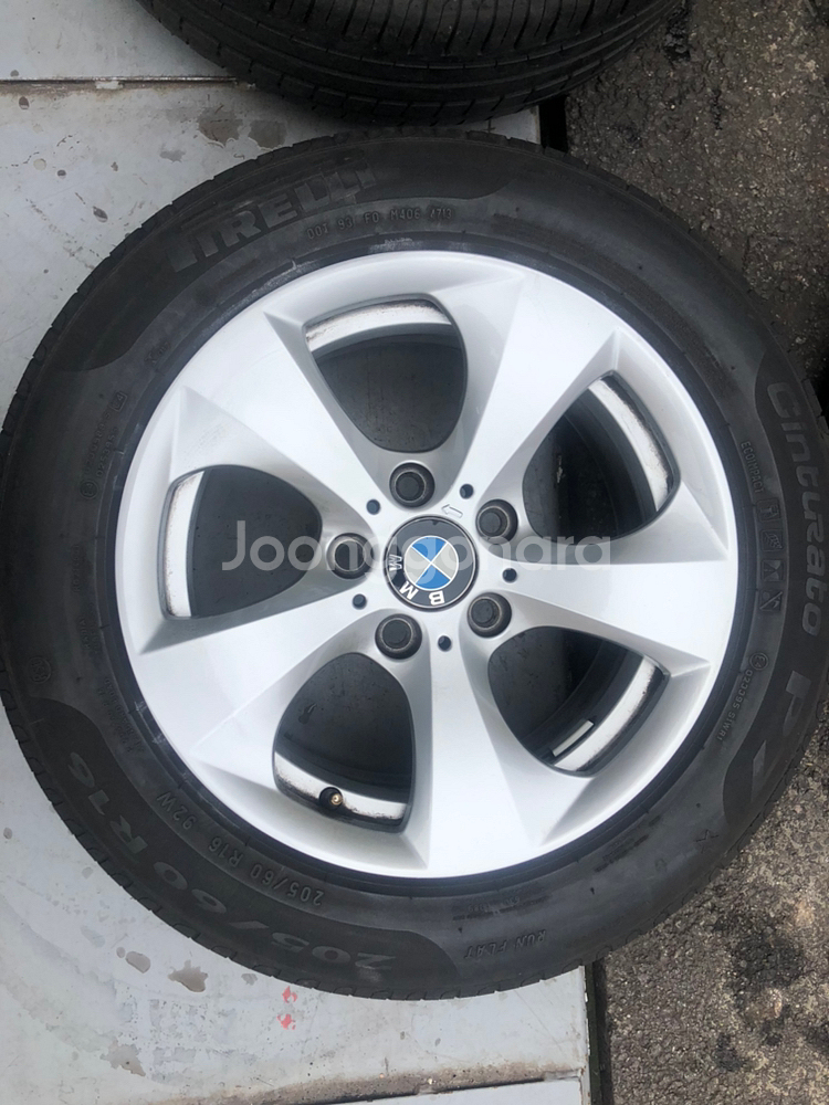 BMW320d 순정 16인치 휠 타이어--2