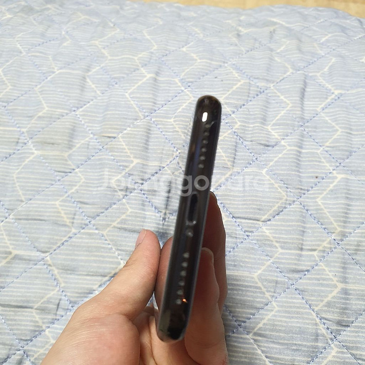 아이폰x 64 검정 기스없고 성능 하자 없어요--4